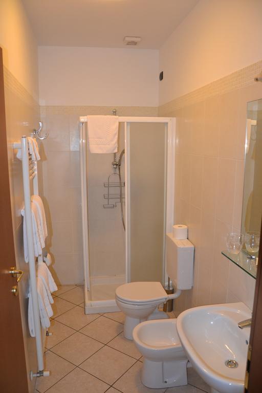 Locanda Le Palafitte Bardolino Quarto foto