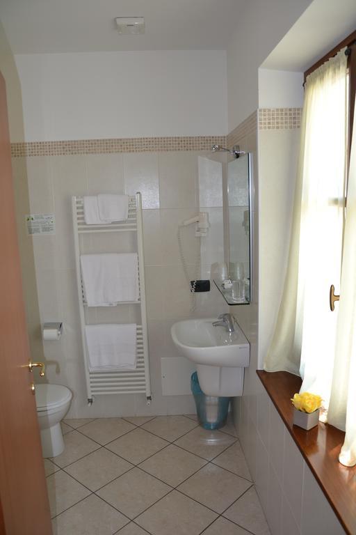 Locanda Le Palafitte Bardolino Quarto foto